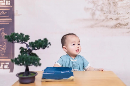 丽江宝宝吐黄水是怎么回事 丽江宝宝吐黄水是怎么回事